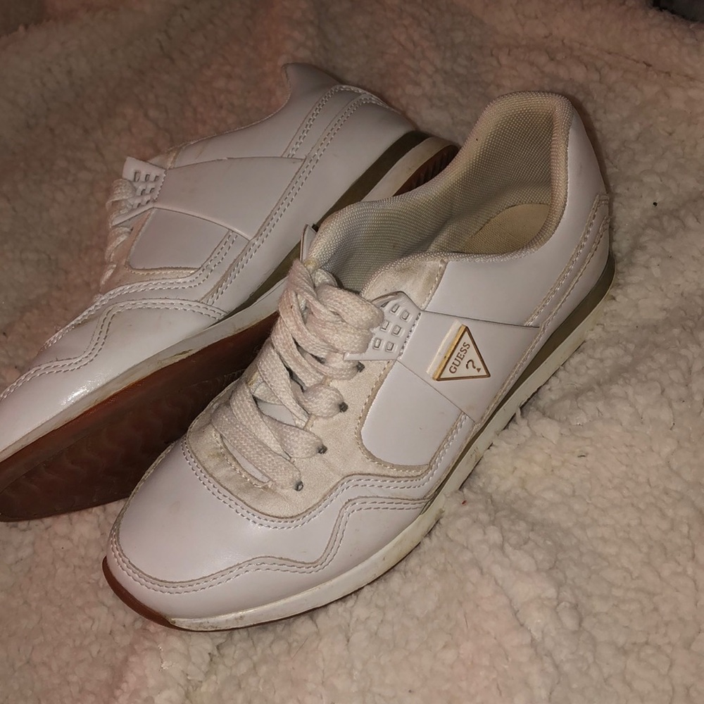 Women’s guess sneakers